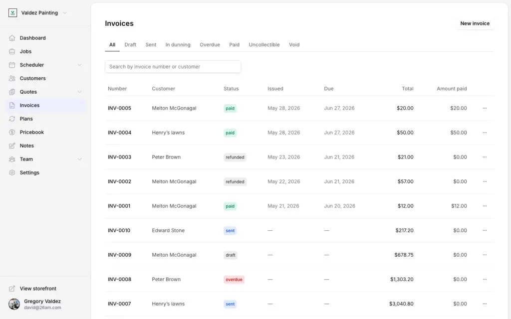 Zoop invoice list showing paid, sent, draft, and overdue invoices