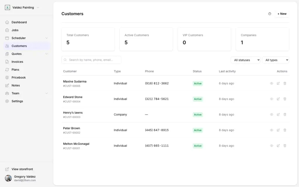 Zoop customer management list with contact info, status, and last activity